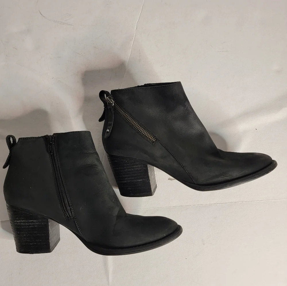 Blondo Nivada Waterproof Booties Sz 9.5 Leather Black Side Zip